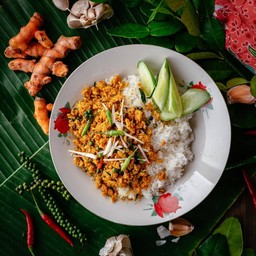 ข้าวสวยคั่วกลิ้งหมู