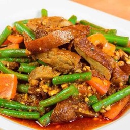 ข้าวราดผัดพริกแกงเป็ด