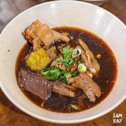 ก๋วยเตี๋ยวไก่ ต้มยำพริกเผา ( ทุกอย่าง )