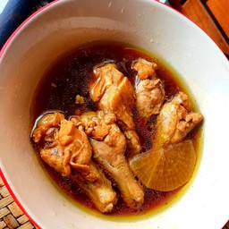 น่องไก่ตุ๋น