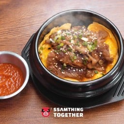 ข้าวหน้าไข่ข้นหมูผัดซอสผลไม้