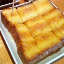 ขนมปังปิ้งเนยน้ำตาล