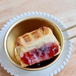 ปังสตอเบอรี่-นม