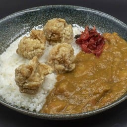 ข้าวแกงกะหรี่ไก่ทอด