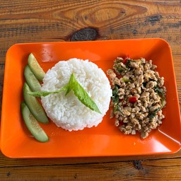 ข้าวกะเพราหมูสับ (ห่อ)