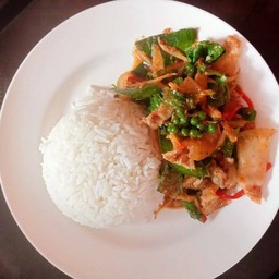 ข้าวผัดเผ็ดหมูป่า