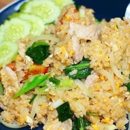 ข้าวผัด ( โปรดระบุเนื้อสัตว์ที่ต้องการ )