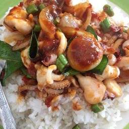 ผัดพริกแกงทะเล