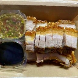 หมูกรอบ by ครัวคุณตอง