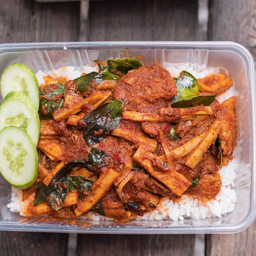 ข้าวผัดพริกแกง