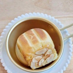 ปังอัลมอนด์คาราเมล