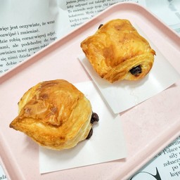 2 ชิ้น Croissant mini choc ^^