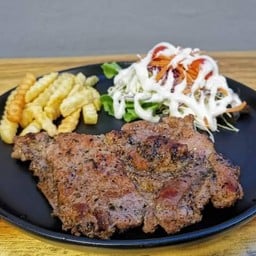 สเต็กสันคอหมูพริกไทยดำ