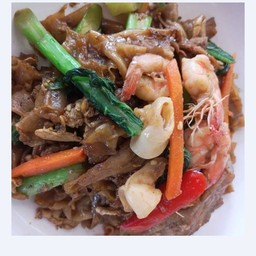 ผัดซีอิ๊วทะเล