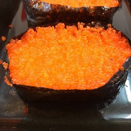 ซูชิหน้าไข่กุ้ง