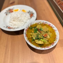 ขนมจีนแกงไก่ใบกระเพรา-กลูเตนฟรี