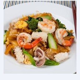 ผัดซีอิ๊วรวมมิตร
