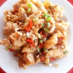 ไก่กรอบคั่วพริกเกลือ