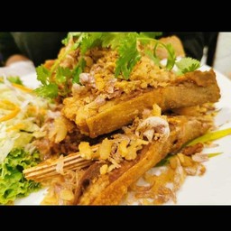 เชิงปลากรายทอดกระเทียม