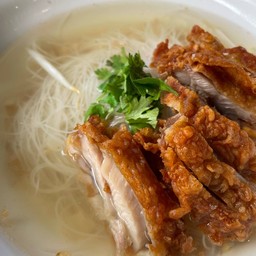 ก๋วยเตี๋ยวไก่ทอด