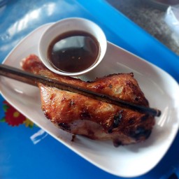 ร้านไก่ย่างวิเชียรบุรี ปากทางสนามกีฬา(เจ้าเดิม)