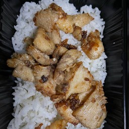 กระเทียม ไก่