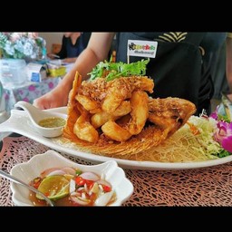 ปลาทับทิมทอดกระเทียม