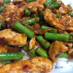 ผัดพริกแกงไก่