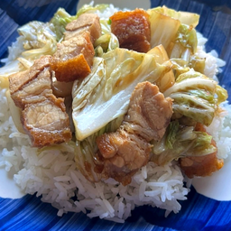 ผัดผักกาดขาวราดข้าว (เลือกเนื้อสัตว์ได้)