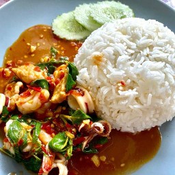 ครัวเจ๊หนุ่ย อาหารตามสั่ง