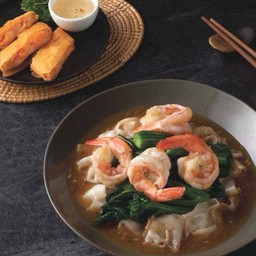 ชุดราดหน้าคะน้าฮ่องกง + เปาะเปี๊ยะกุ้งไข่เค็ม