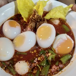 เย็นตาโฟต้มยำหมูสับไข่ตาหวาน