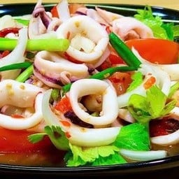 ยำปลาหมึก