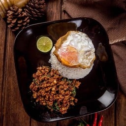 ลุงBobby เมนูสิ้นคิด กะเพราหมูสับ