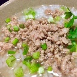 ข้าวต้มหมูสับ