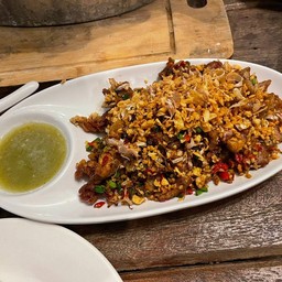 สามชั้นผัดพริกเกลือ