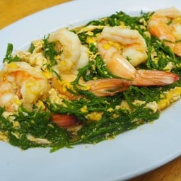 ชะอมผัดไข่ใส่กุ้ง