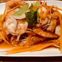 ยำกุ้งสด