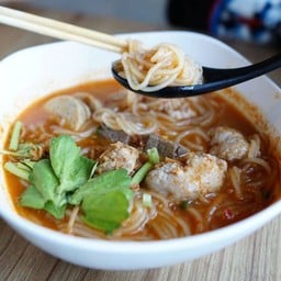 ก๋วยจั๊บญวนต้มยำน้ำข้นคู่หมู(หมูยอ+หมูบะช่อ)