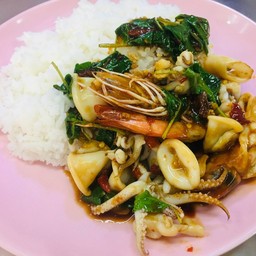 ข้าวกระเพราทะเล