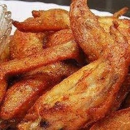 ปีกไก่ทอดน้ำปลา น้ำจิ้มแจ่ว (กับข้าว)