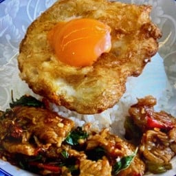 กระเพราเนื้อสด เป็นกับข้าว