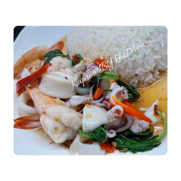 กะเพรา ทะเล (กุ้ง & หมึก)