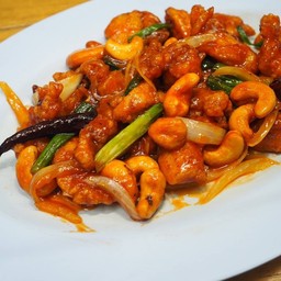 ไก่ผัดเม็ดมะม่วง