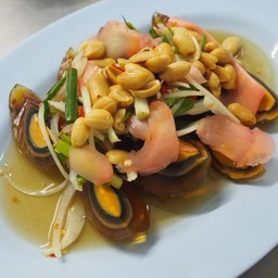 ยำไข่ม้า