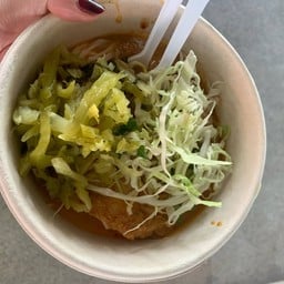 อำนวยขนมจีน ตลาดโรงพยาบาลธรรมศาสตร์เฉลิมพระเกียรติ