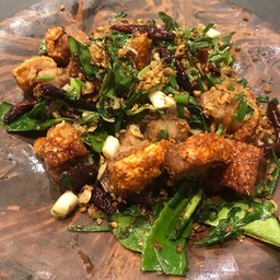 หมูกรอบคั่วพริกเกลือ