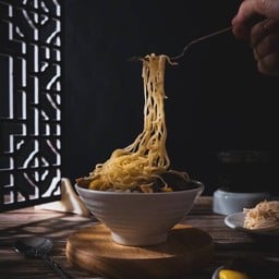 โบ๊ยเกี๊ยบะหมี่เย็น (พิเศษ)