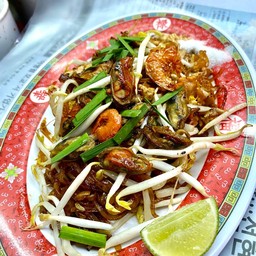ผัดไทยเพิ่มใส่ตัวหอยสด