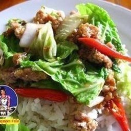 ผัดผักกาดขาวราดข้าวหมูสับ